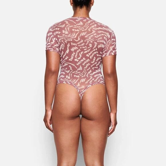 SKIMS Kim Kardashian Plus SUMMER Mesh Raspberry Swirl T-Shirt Bodysuit Size 4X - Picture 5 of 10